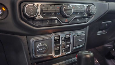 2023 Jeep Wrangler Sahara Altitude