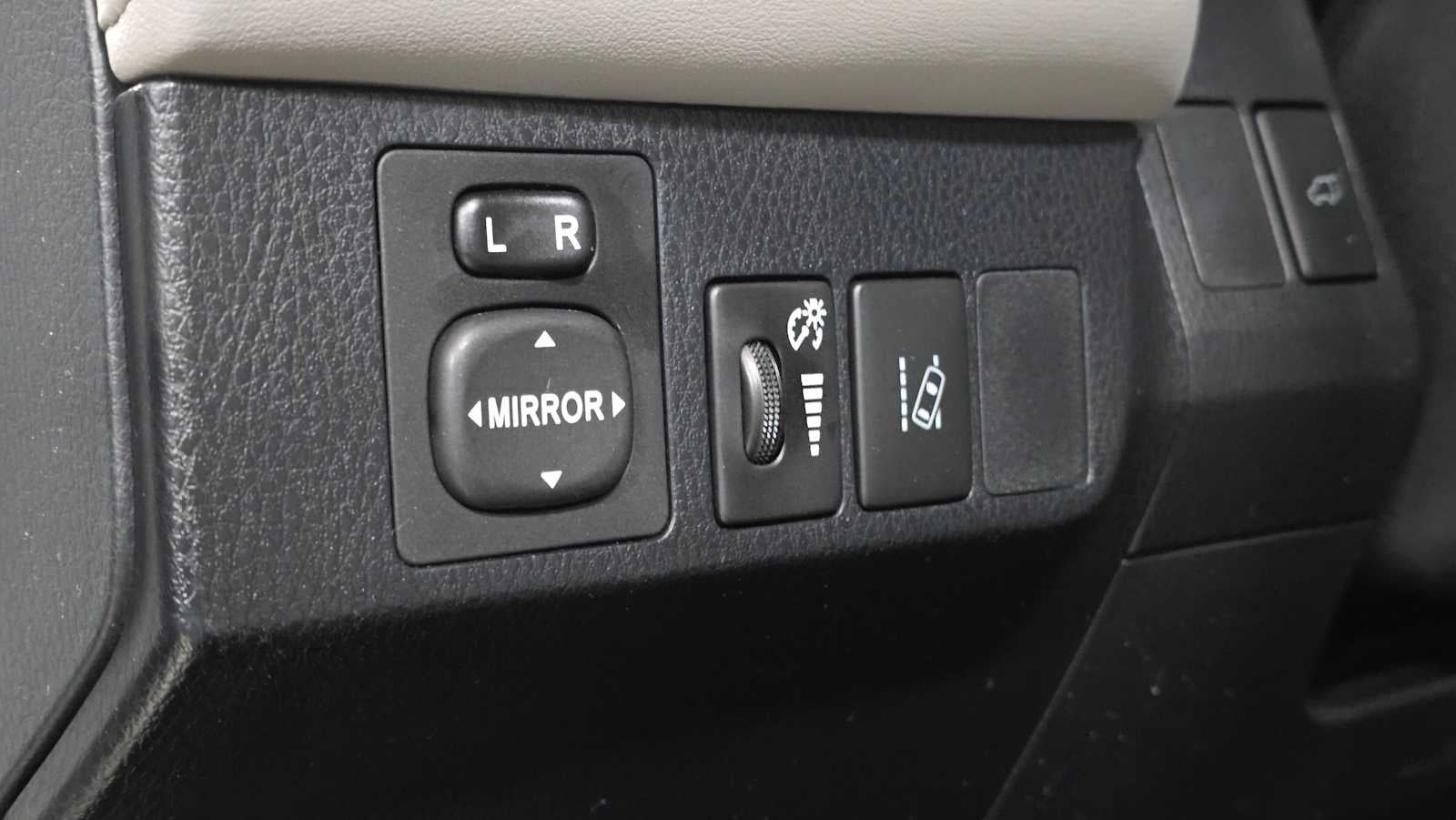 2017 Toyota RAV4 Hybrid XLE