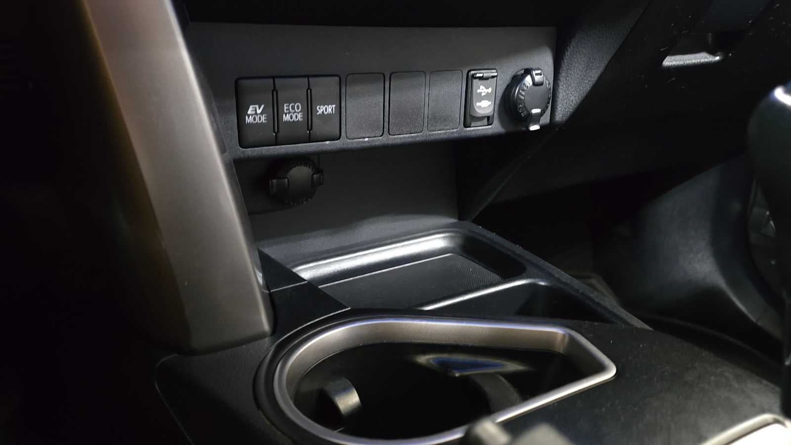 2017 Toyota RAV4 Hybrid XLE