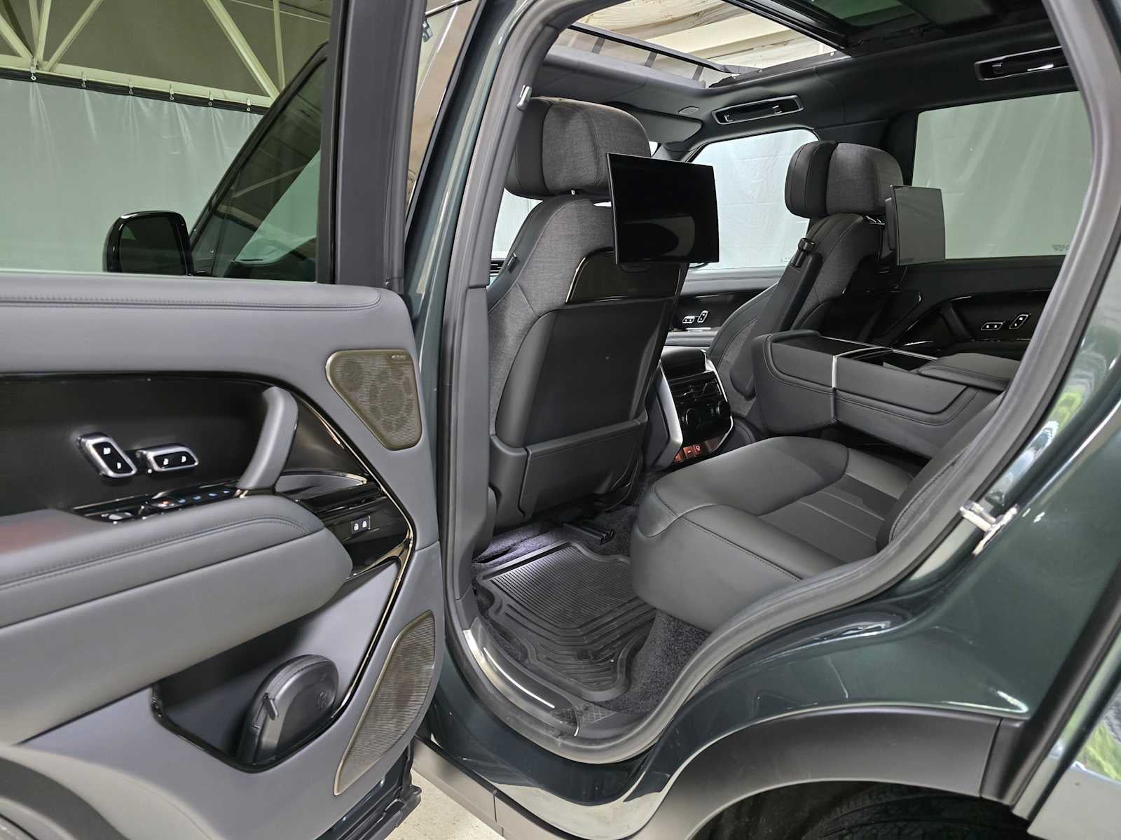 2023 Land Rover Range Rover SV