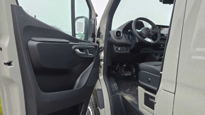 2026 Mercedes-Benz Sprinter 2500 Standard Roof I4 Diesel HO 144" AWD