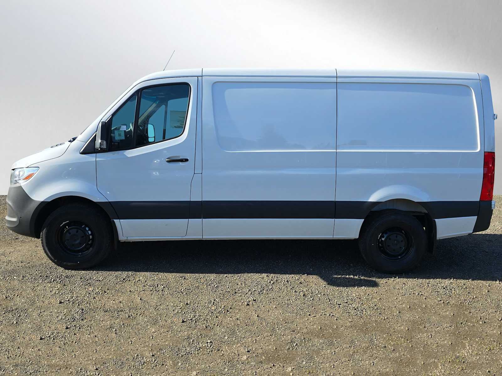 2026 Mercedes-Benz Sprinter 2500 Standard Roof I4 Diesel 144" RWD