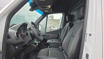 2025 Mercedes-Benz Sprinter 2500 Standard Roof I4 Diesel 144" RWD