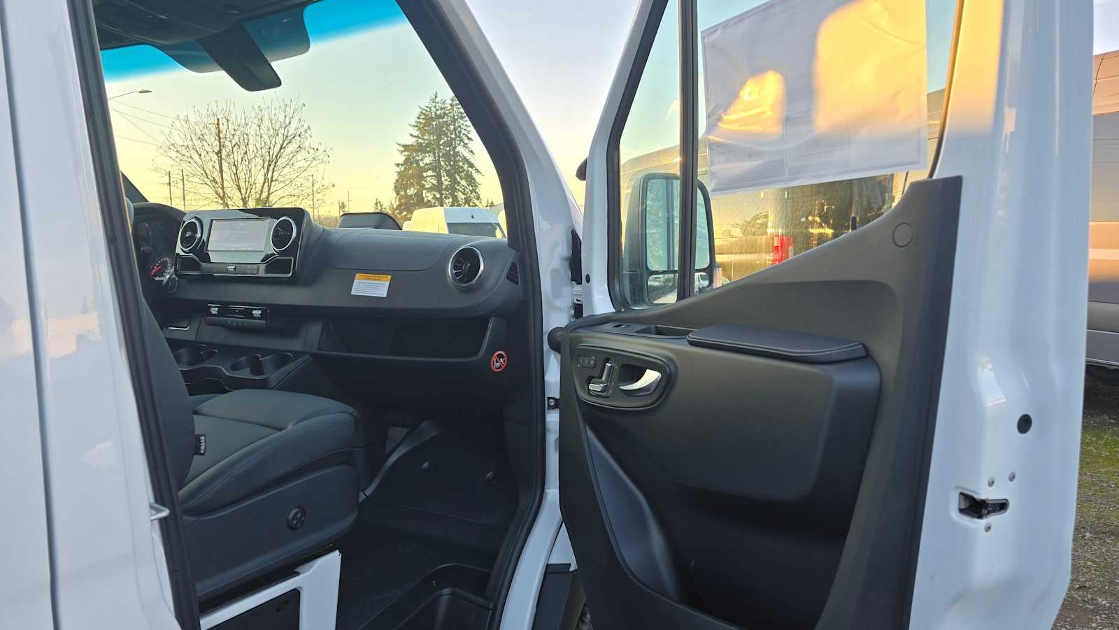 2026 Mercedes-Benz Sprinter 2500 Standard Roof I4 Diesel 144" RWD