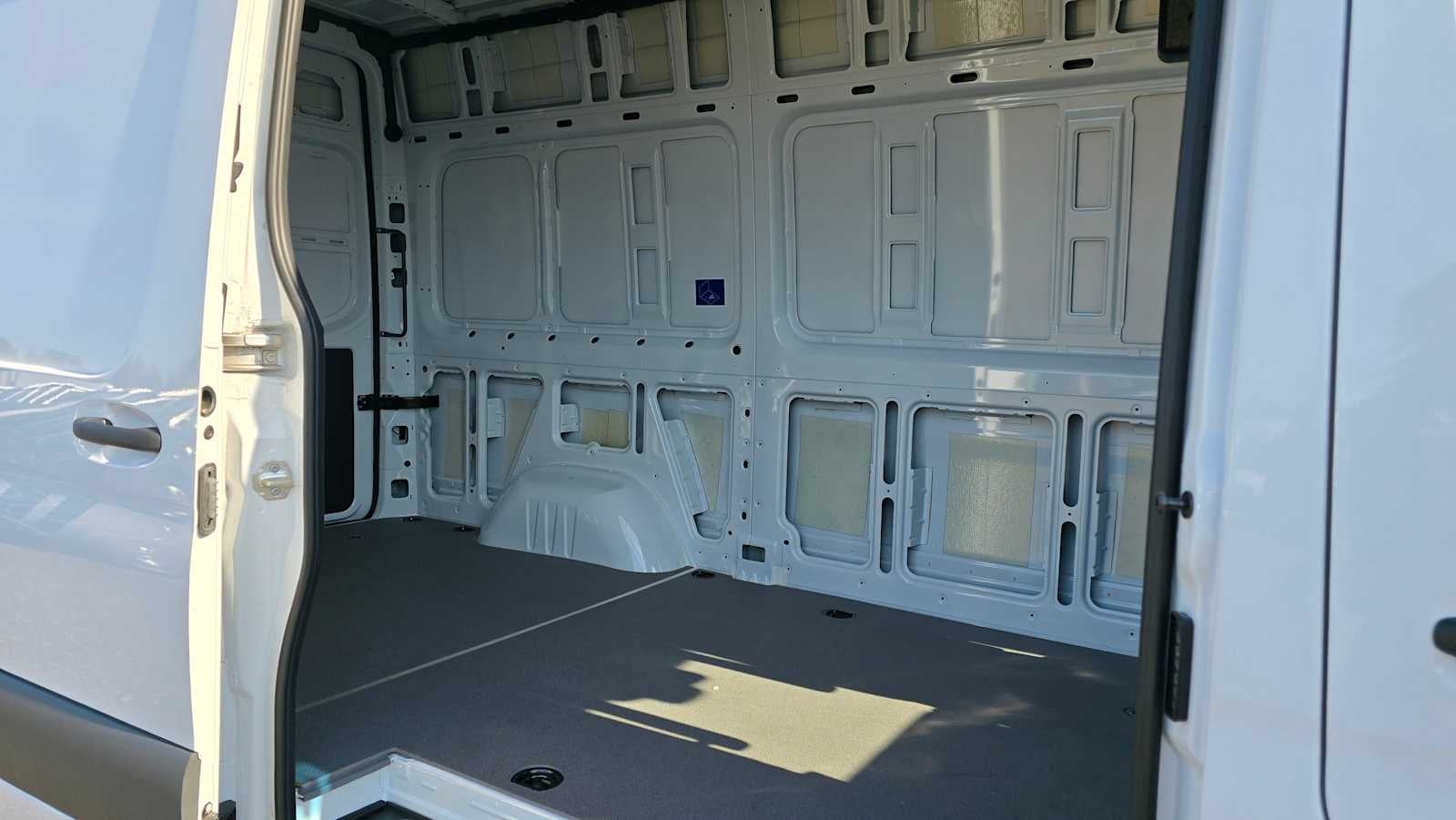 2025 Mercedes-Benz Sprinter 2500 Standard Roof I4 Diesel 144" RWD