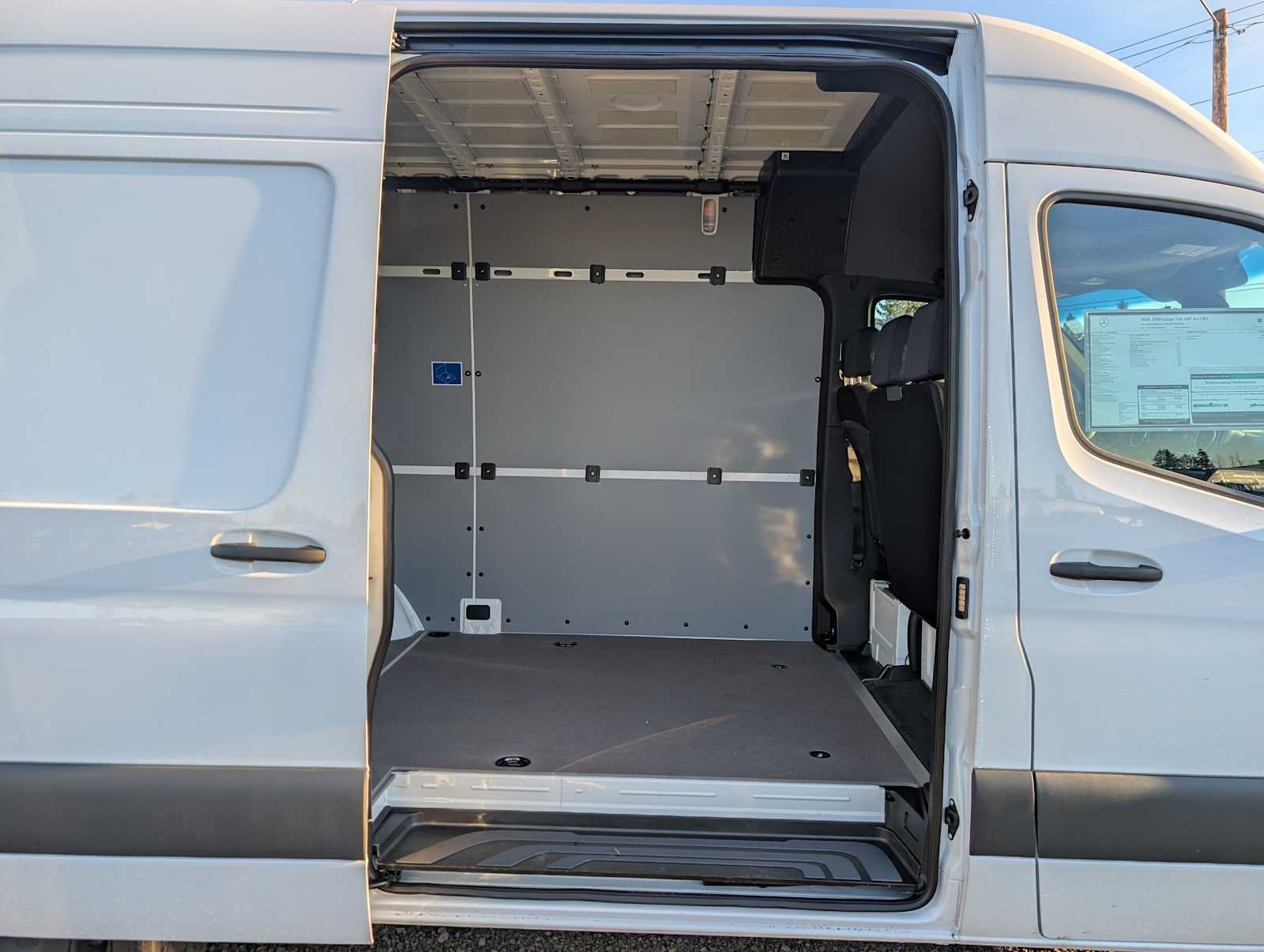 2026 Mercedes-Benz Sprinter 2500 Standard Roof I4 Diesel HO 144" RWD