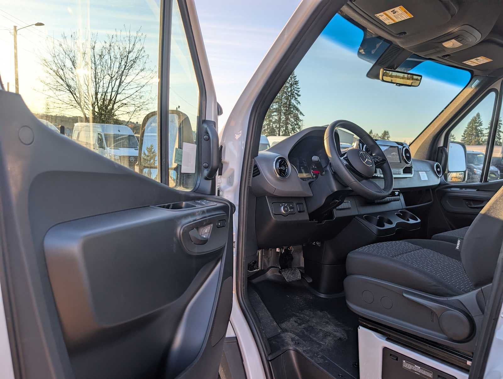 2026 Mercedes-Benz Sprinter 2500 Standard Roof I4 Diesel HO 144" RWD