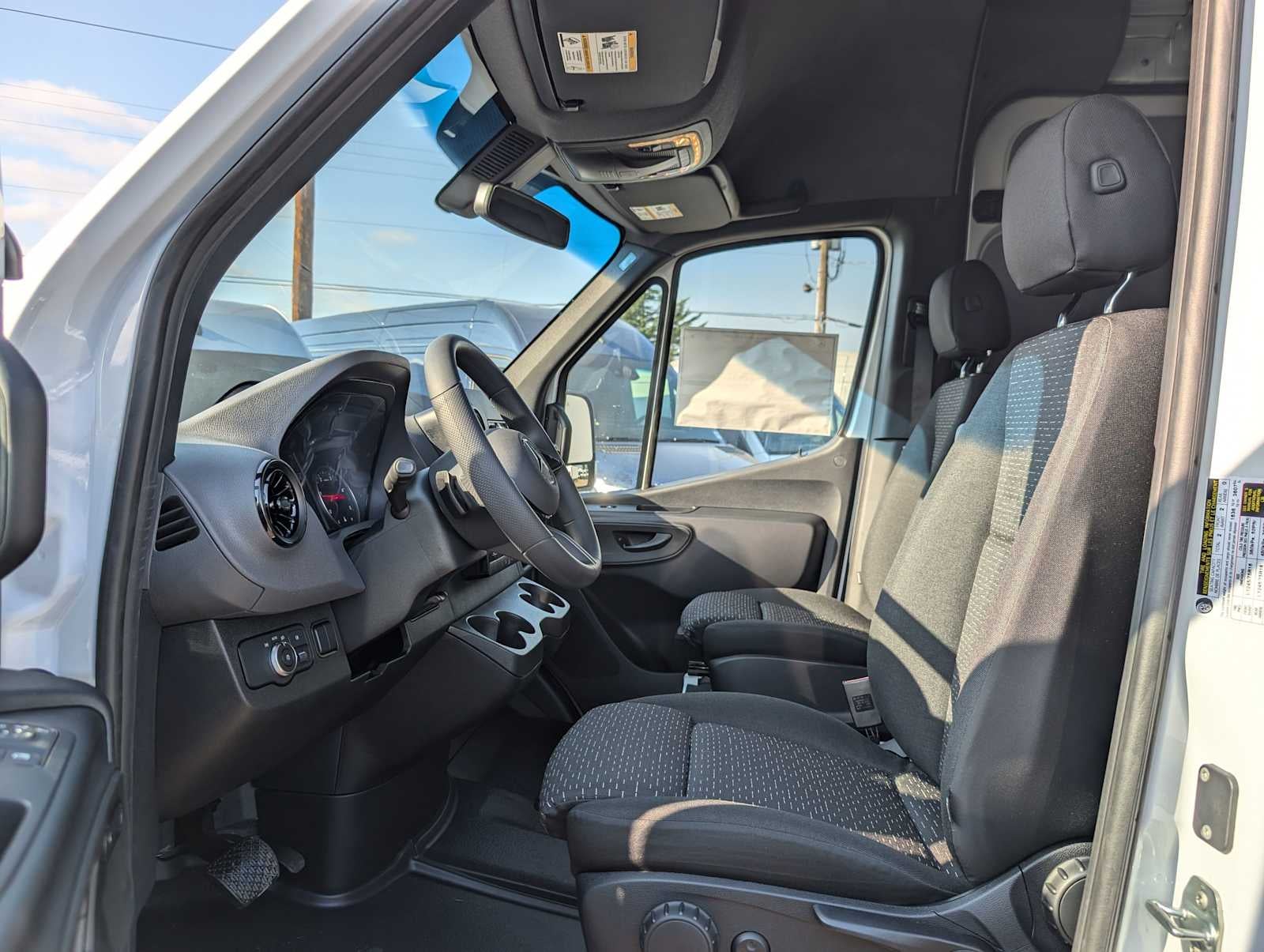 2025 Mercedes-Benz Sprinter 2500 Standard Roof I4 Diesel HO 144" AWD