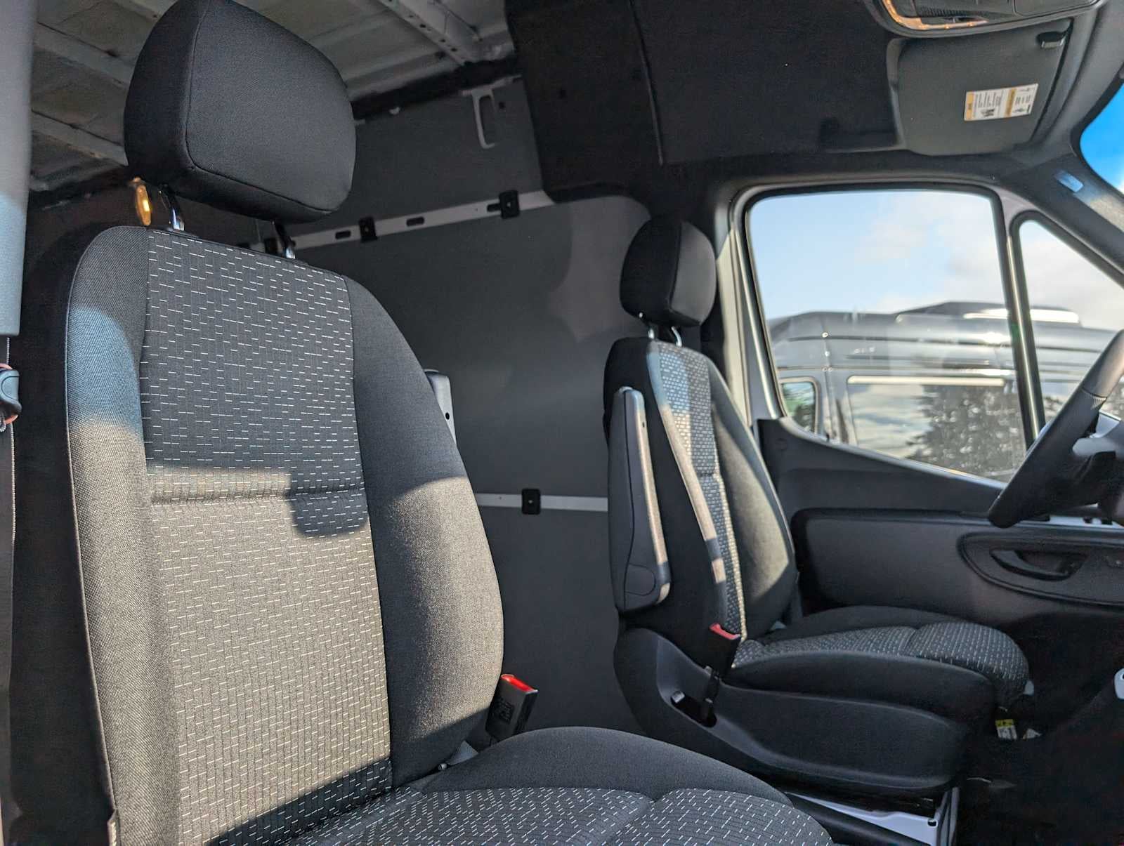 2025 Mercedes-Benz Sprinter 2500 Standard Roof I4 Diesel HO 144" AWD