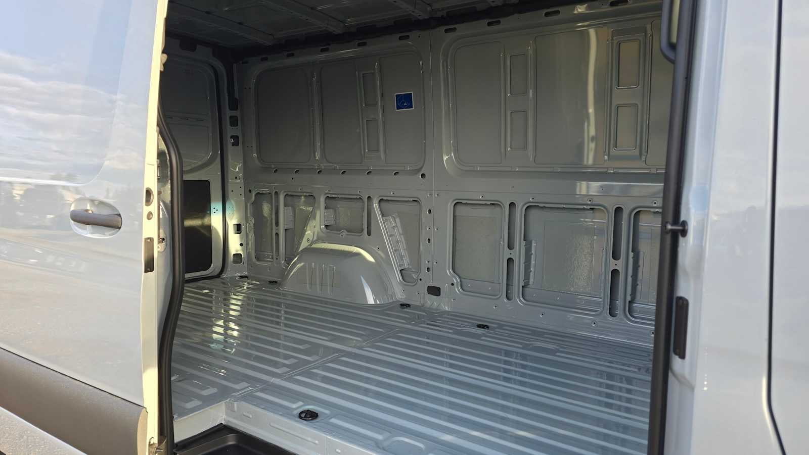 2026 Mercedes-Benz Sprinter 2500 Standard Roof I4 Diesel HO 144" AWD