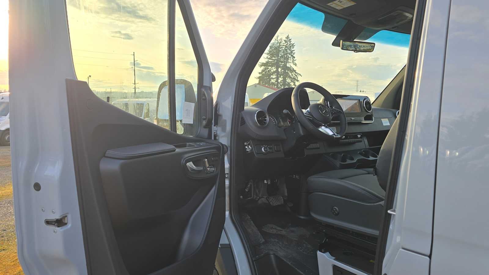 2026 Mercedes-Benz Sprinter 2500 Standard Roof I4 Diesel HO 144" AWD