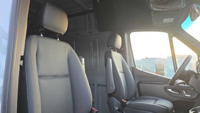 2026 Mercedes-Benz Sprinter 2500 Standard Roof I4 Diesel HO 144" AWD