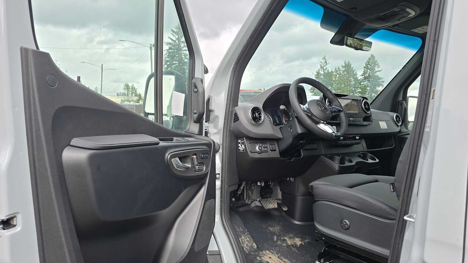 2026 Mercedes-Benz Sprinter 2500 Standard Roof I4 Diesel HO 144" AWD