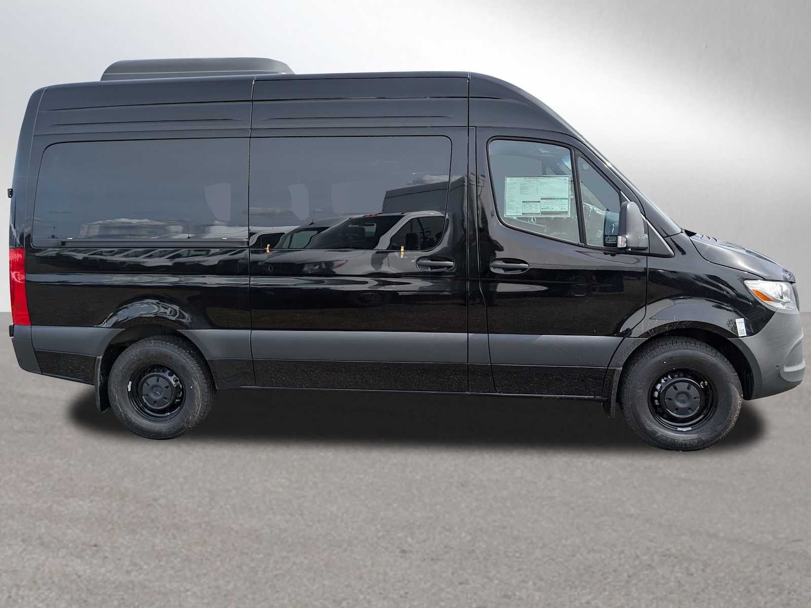 2025 Mercedes-Benz Sprinter 2500 Standard Roof I4 Diesel 144" RWD