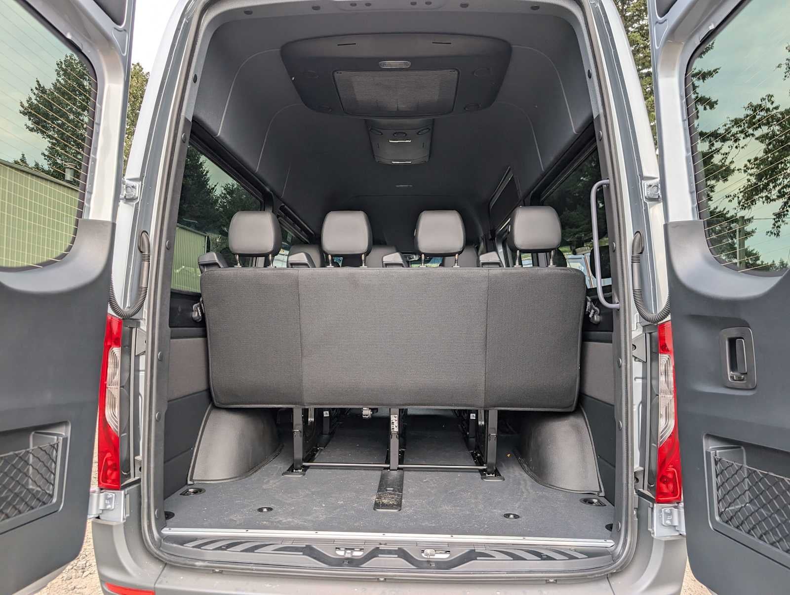 2025 Mercedes-Benz Sprinter 2500 Standard Roof I4 Diesel HO 144" RWD