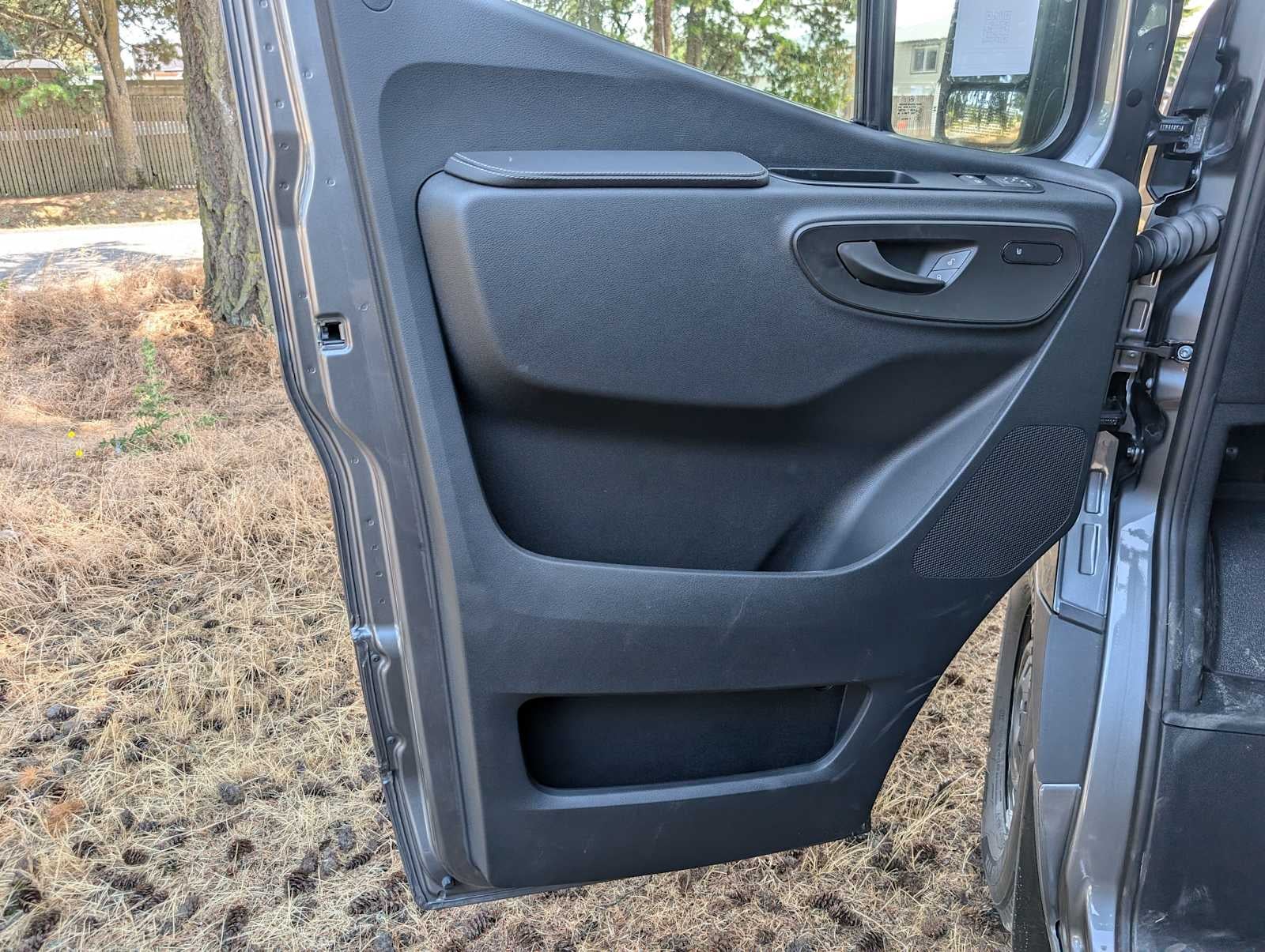 2025 Mercedes-Benz Sprinter 2500 Standard Roof I4 Diesel HO 144" RWD