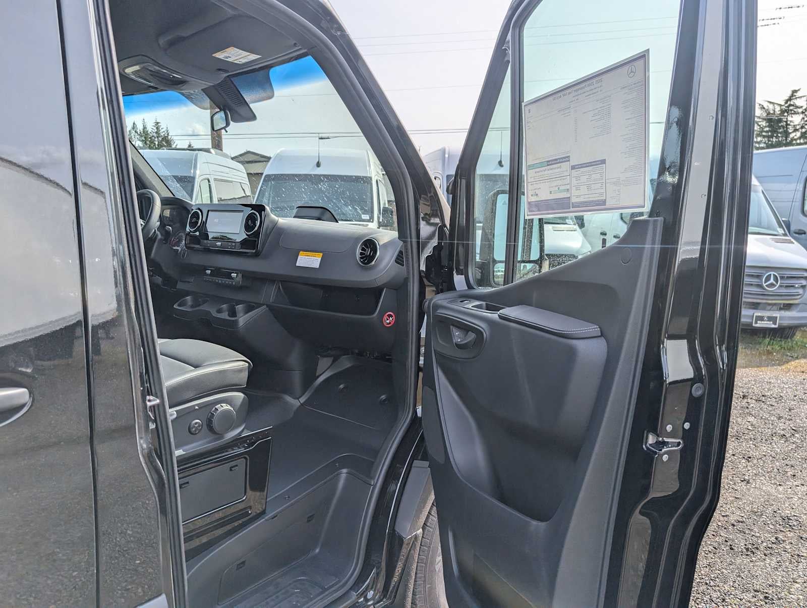 2025 Mercedes-Benz Sprinter 2500 Standard Roof I4 Diesel HO 144" RWD