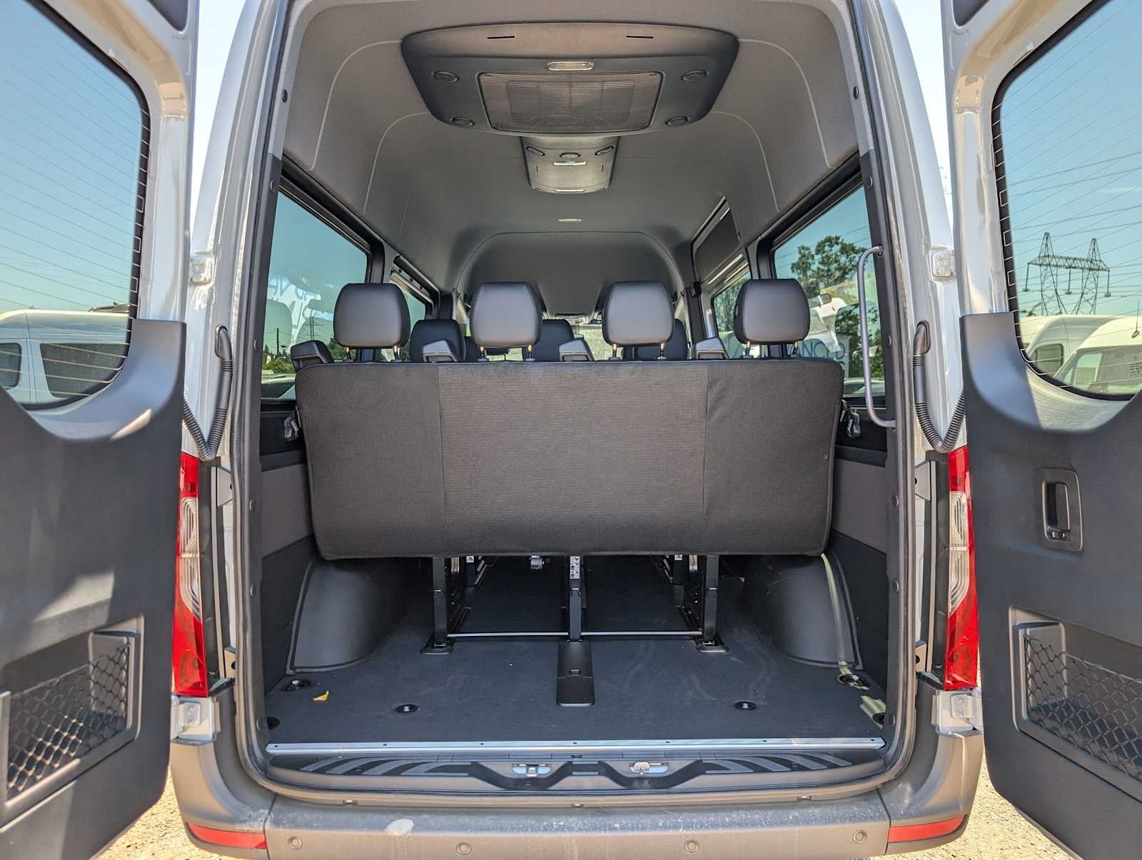 2025 Mercedes-Benz Sprinter 2500 Standard Roof I4 Diesel HO 144" RWD