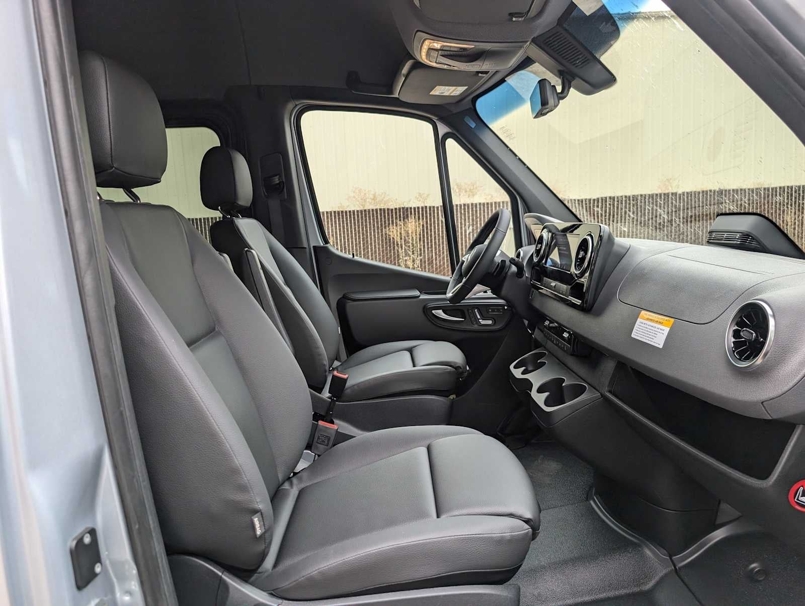 2025 Mercedes-Benz Sprinter 2500 Standard Roof I4 Diesel HO 144" RWD