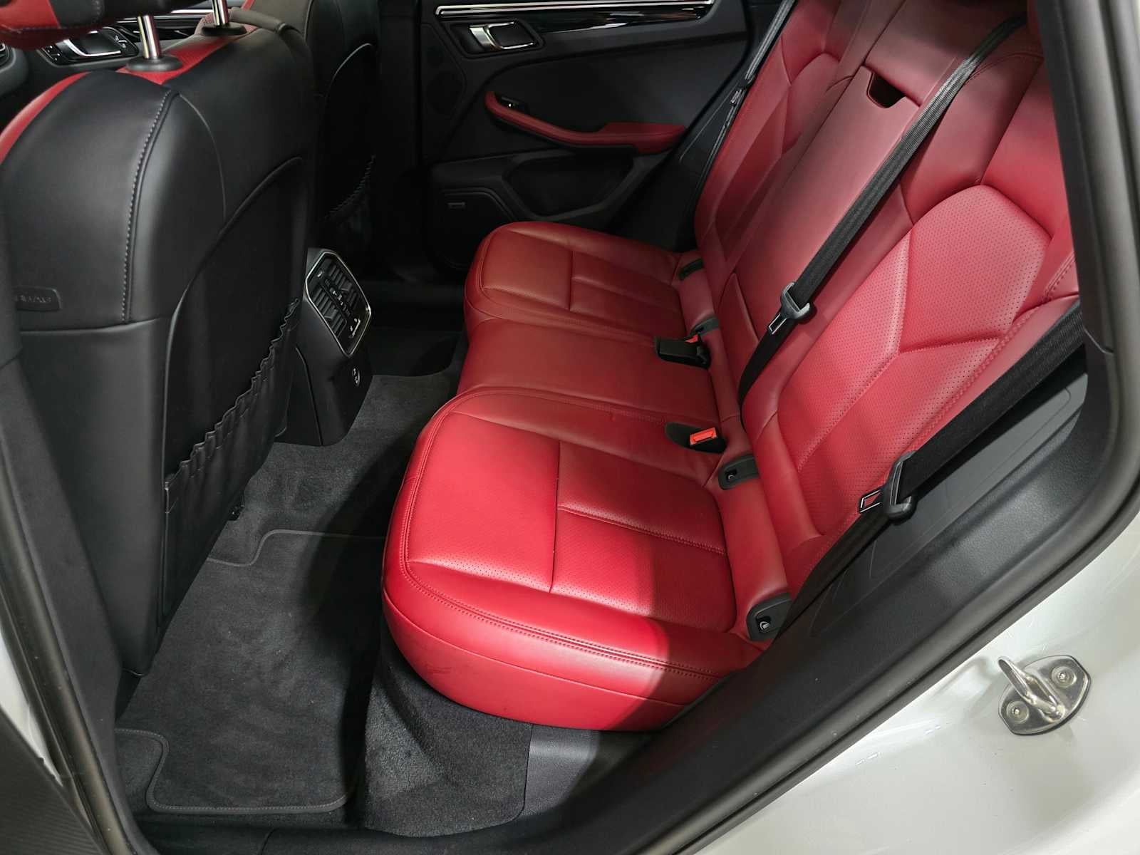 2024 Porsche Macan AWD