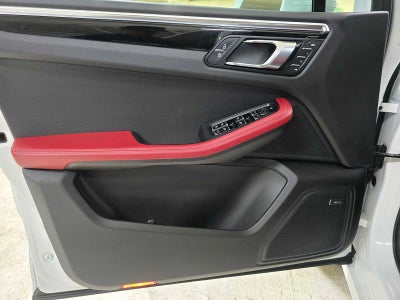 2024 Porsche Macan AWD