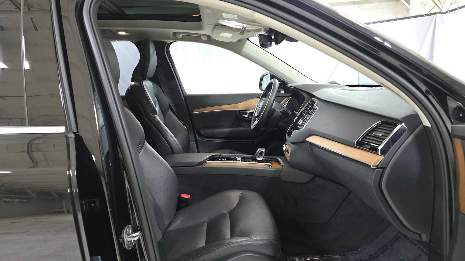 2023 Volvo XC90 Plus