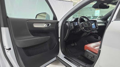 2020 Volvo XC40 Momentum