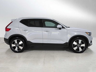 2020 Volvo XC40 Momentum