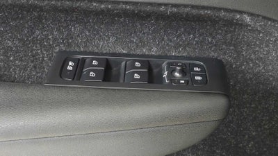 2020 Volvo XC40 Momentum