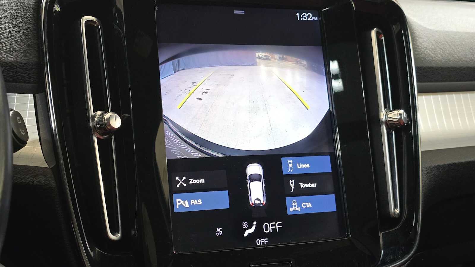 2020 Volvo XC40 Momentum