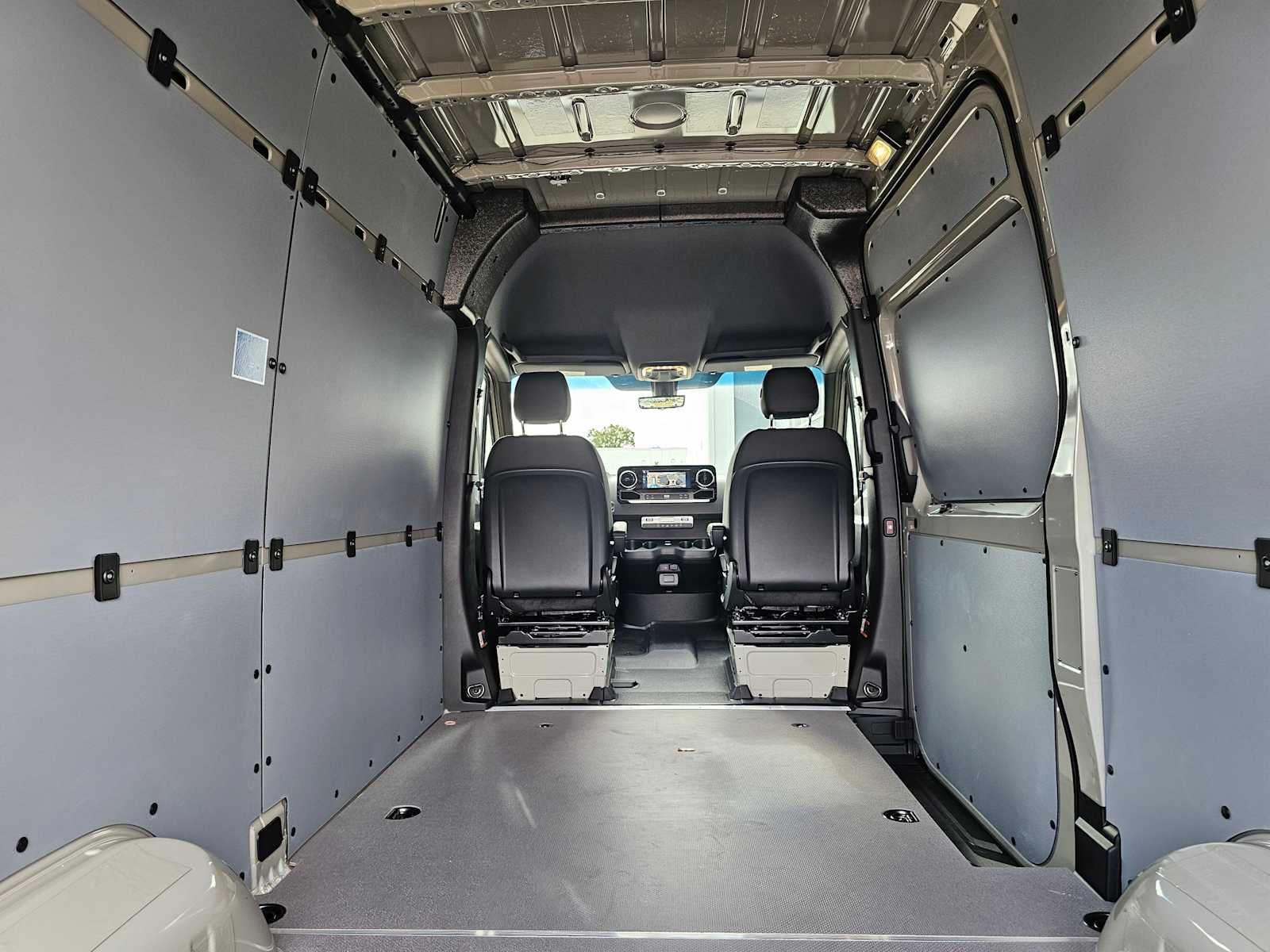 2025 Mercedes-Benz Sprinter 2500 Standard Roof I4 Diesel HO 144" AWD