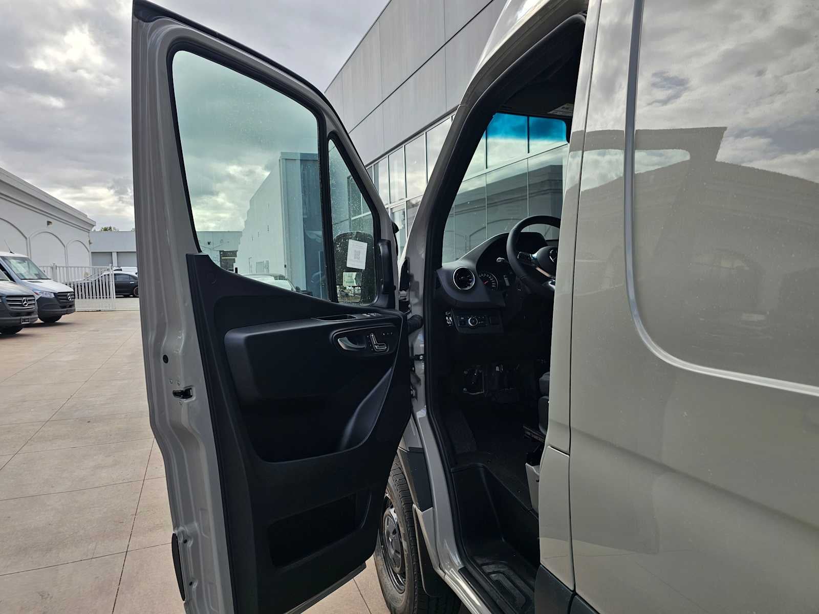 2025 Mercedes-Benz Sprinter 2500 Standard Roof I4 Diesel HO 144" AWD