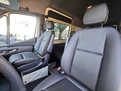 2025 Mercedes-Benz Sprinter 2500 High Roof I4 Diesel HO 170" RWD