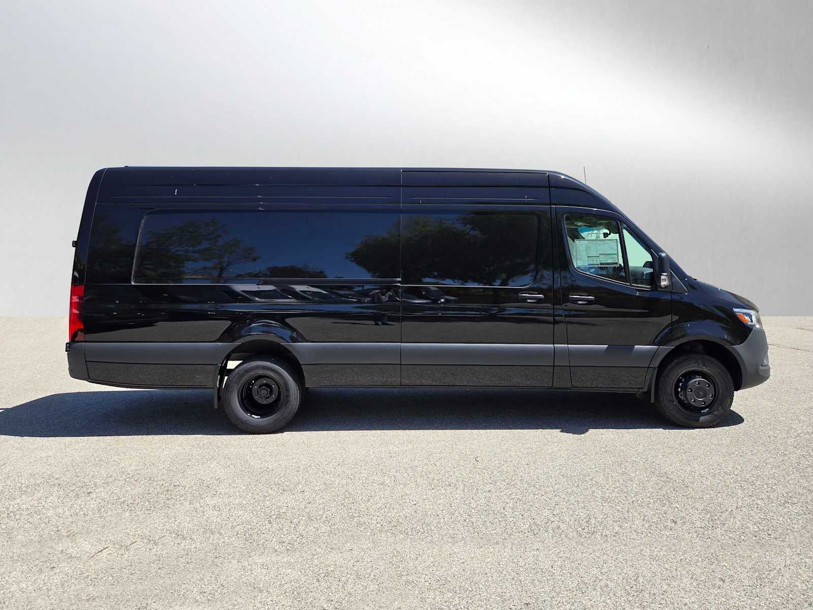 2025 Mercedes-Benz Sprinter 3500XD High Roof I4 Diesel HO 170" Extended RWD