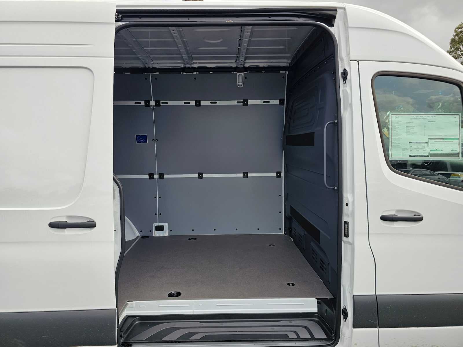 2025 Mercedes-Benz Sprinter 2500 Standard Roof I4 Diesel 144" RWD