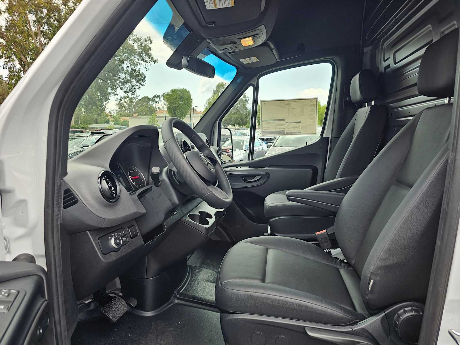 2025 Mercedes-Benz Sprinter 2500 Standard Roof I4 Diesel 144" RWD