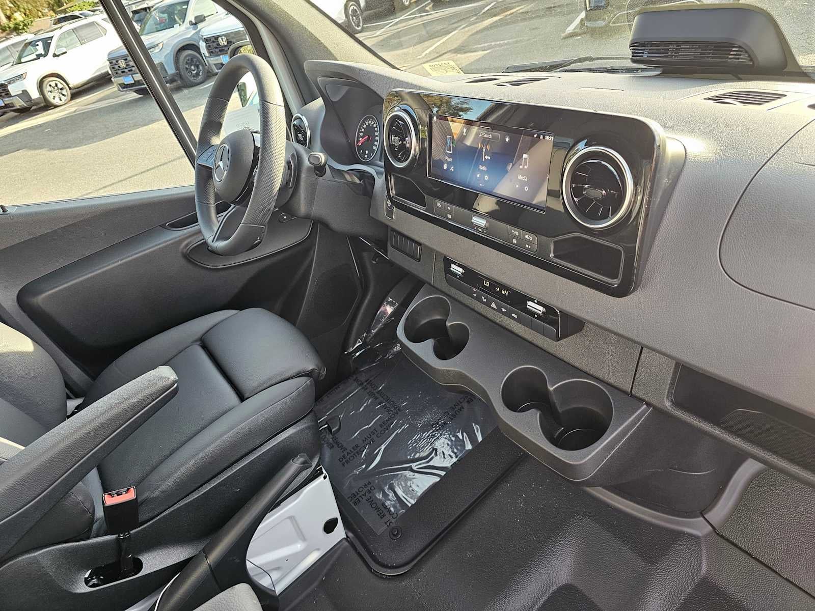 2025 Mercedes-Benz Sprinter 2500 Standard Roof I4 Diesel 144" RWD