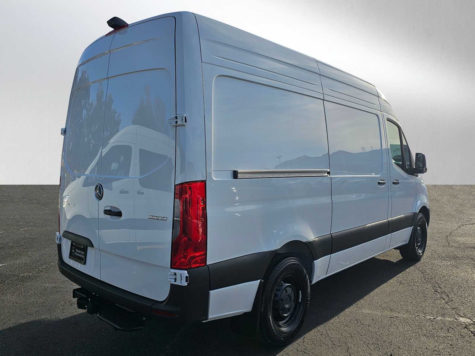2025 Mercedes-Benz Sprinter 2500 Standard Roof I4 Diesel 144" RWD