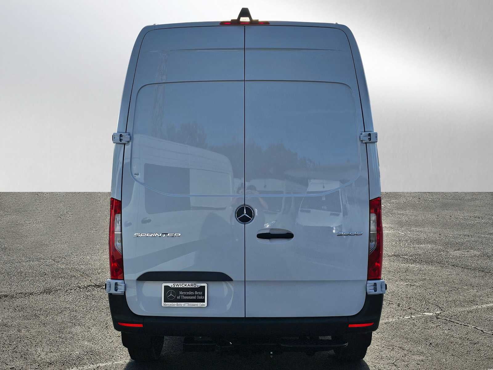 2025 Mercedes-Benz Sprinter 2500 Standard Roof I4 Diesel 144" RWD