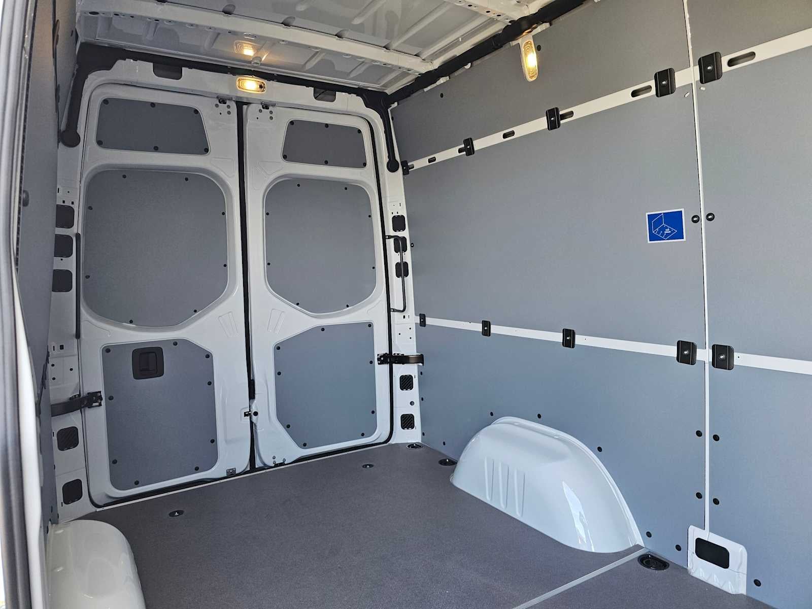 2026 Mercedes-Benz Sprinter 2500 Standard Roof I4 Diesel 144" RWD