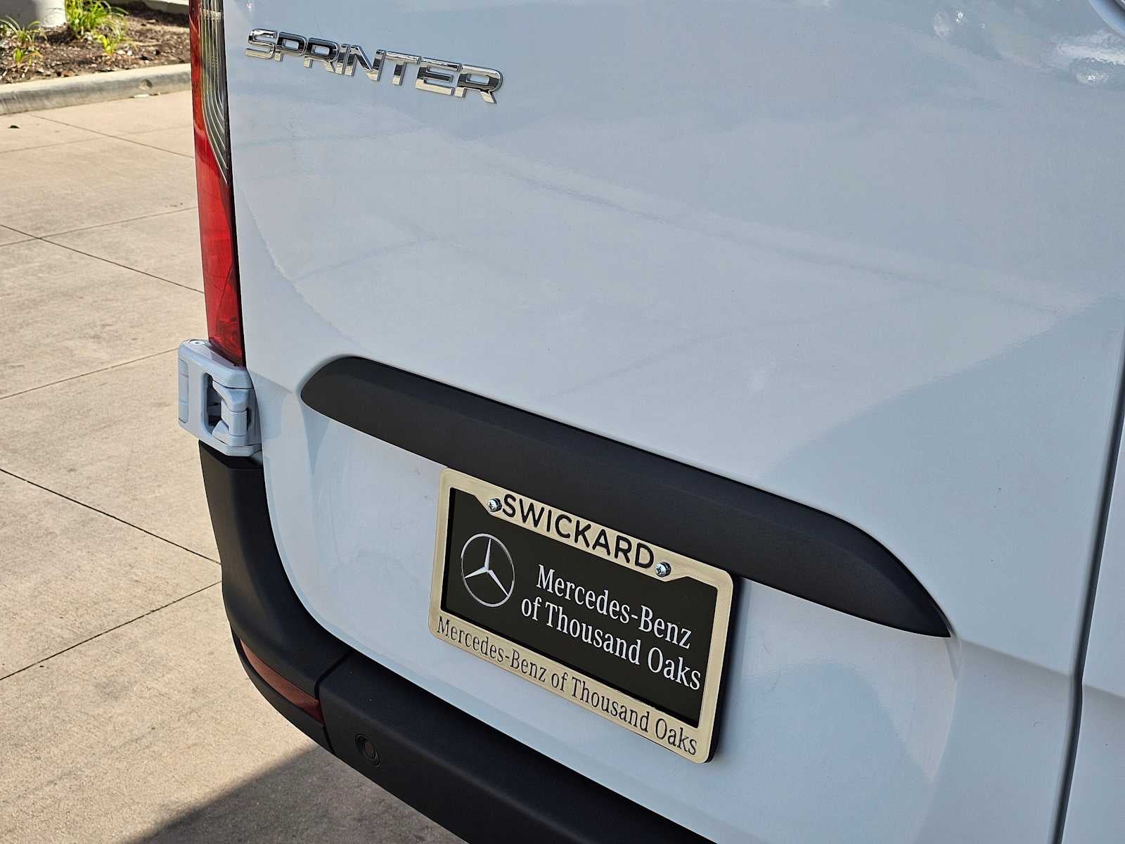 2026 Mercedes-Benz Sprinter 2500 Standard Roof I4 Diesel 144" RWD