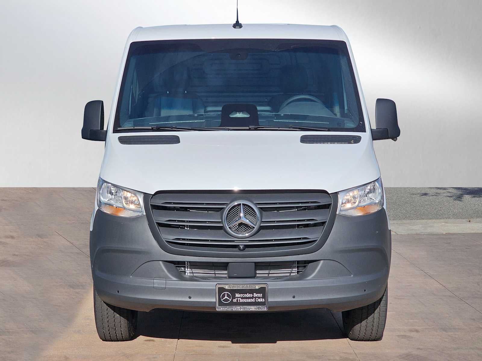 2026 Mercedes-Benz Sprinter 2500 Standard Roof I4 Diesel 144" RWD