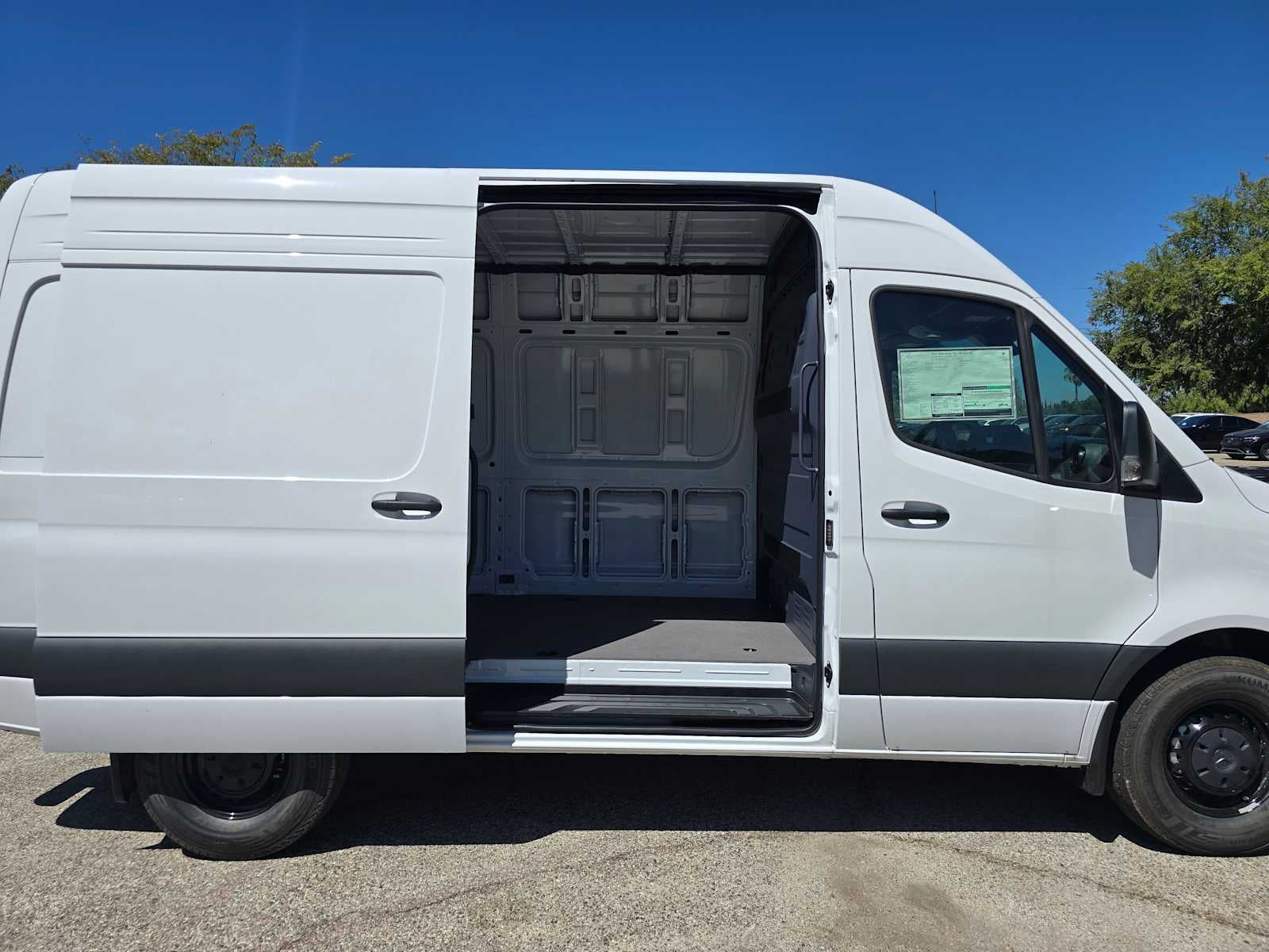 2025 Mercedes-Benz Sprinter 2500 Standard Roof I4 Diesel 144" RWD
