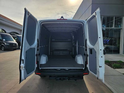 2026 Mercedes-Benz Sprinter 2500 Standard Roof I4 Diesel 144" RWD