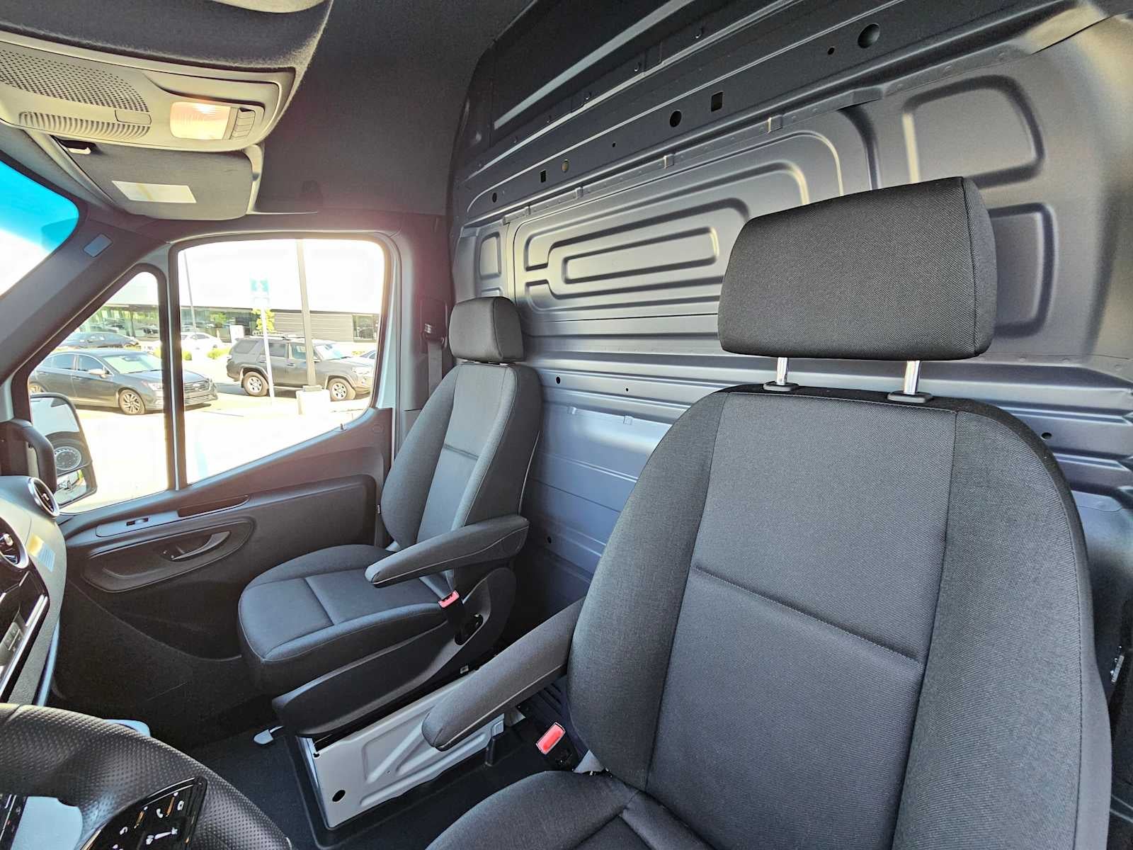 2025 Mercedes-Benz Sprinter 2500 Standard Roof I4 Diesel 144" RWD