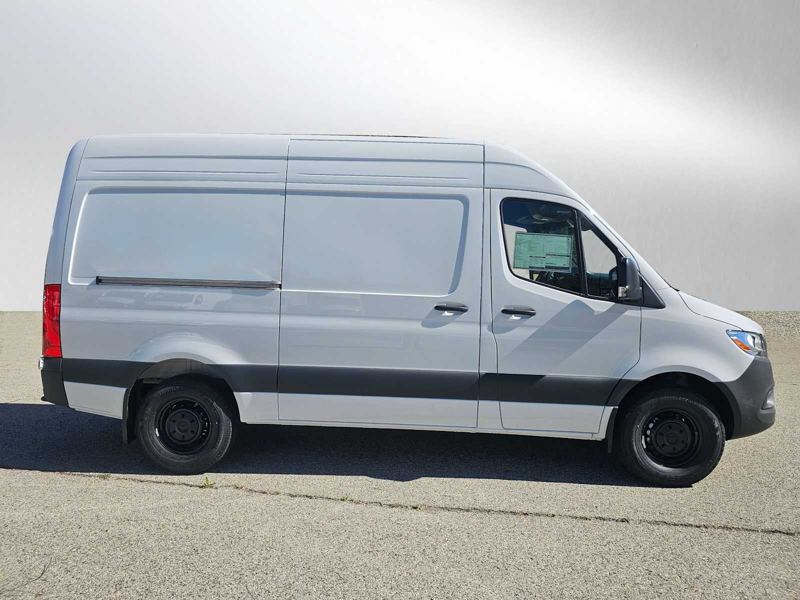 2026 Mercedes-Benz Sprinter 2500 Standard Roof I4 Diesel 144" RWD