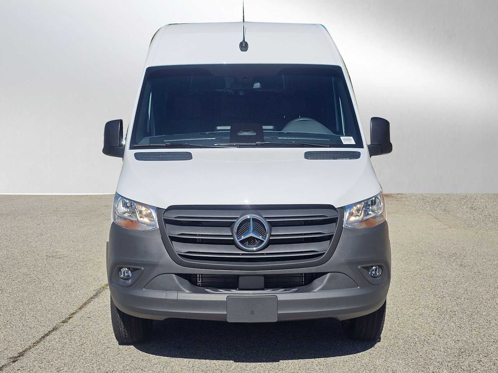 2026 Mercedes-Benz Sprinter 2500 Standard Roof I4 Diesel 144" RWD