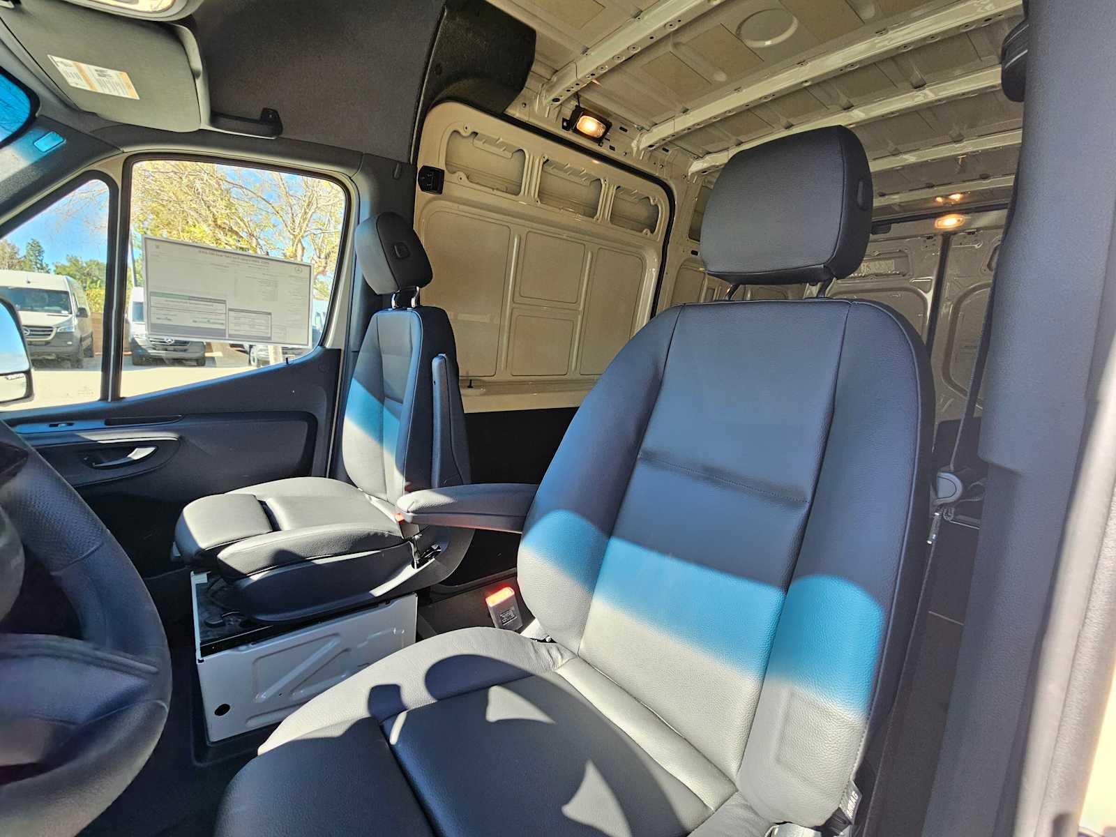 2025 Mercedes-Benz Sprinter 2500 Standard Roof I4 Diesel HO 144" AWD