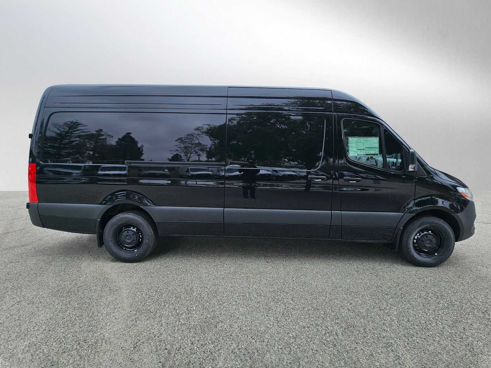 2025 Mercedes-Benz Sprinter 2500 High Roof I4 Diesel HO 170" RWD