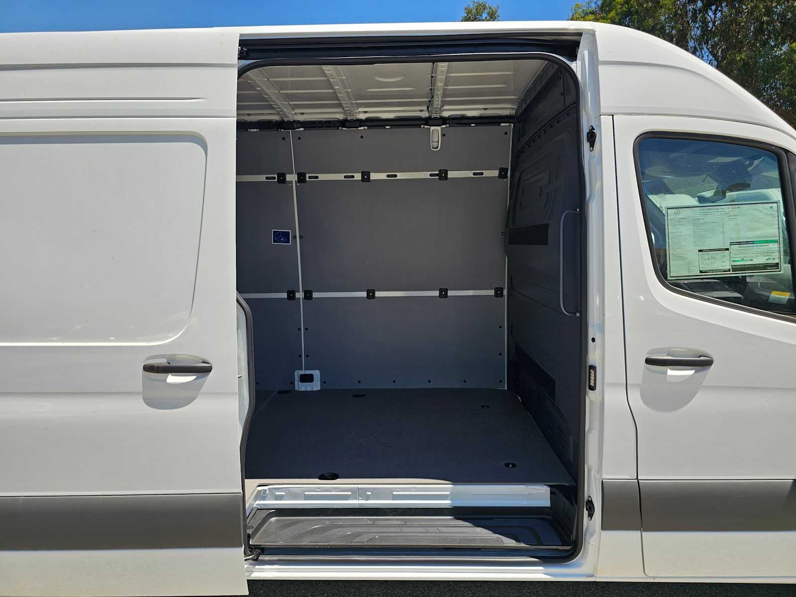 2025 Mercedes-Benz Sprinter 2500 High Roof I4 Diesel HO 170" RWD